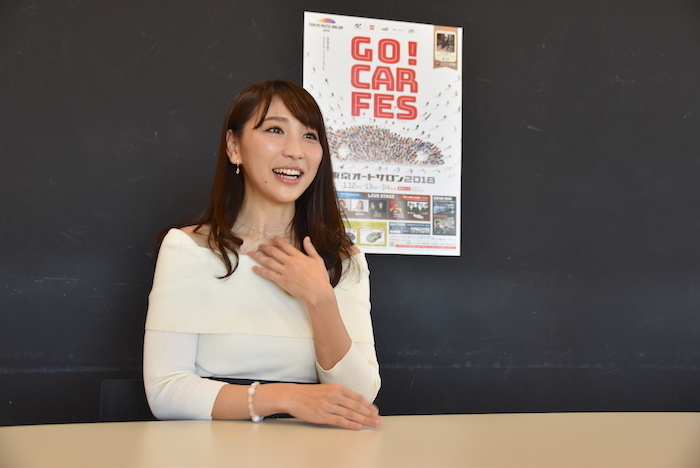 日本レースクイーン大賞のオフィシャルMCを務める渡辺順子