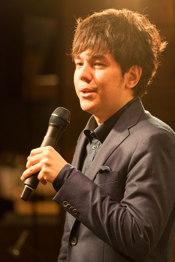 金子 三勇士(ピアノ) 撮影＝原地達浩