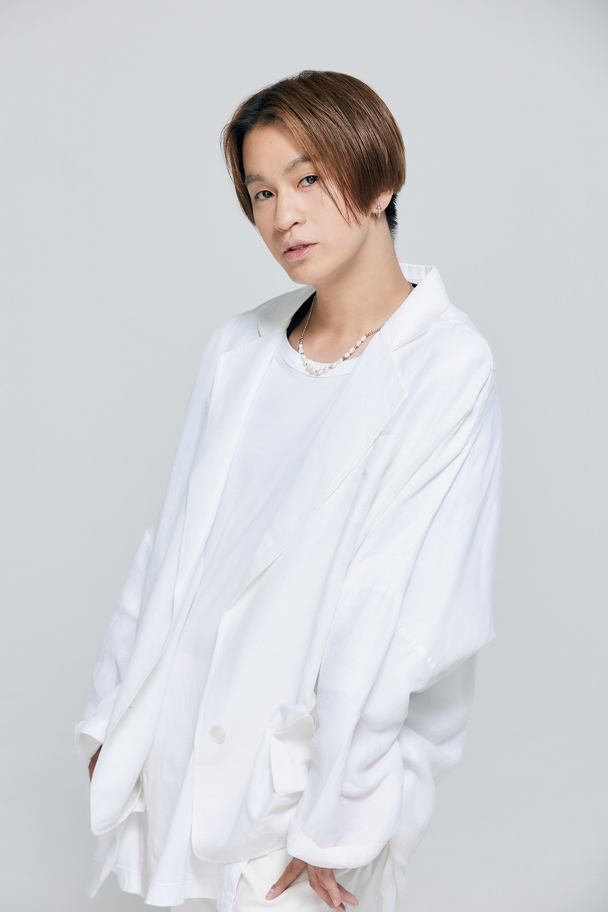 鶴野輝一