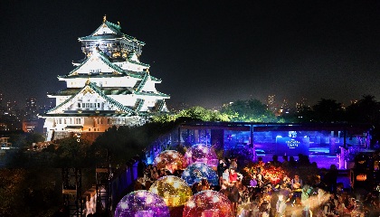 大阪城公園内の歴史的建造物の屋上にニューヨークスタイルのスノードームBarが出現