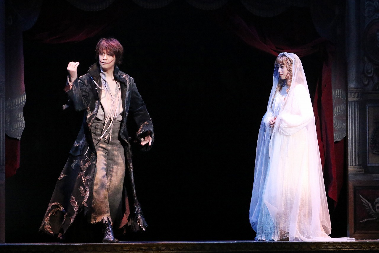 （左から）浦井健治、真彩希帆
