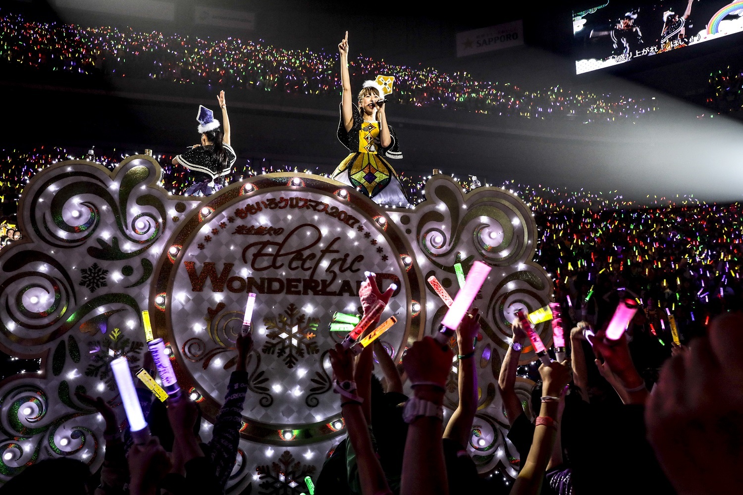 ももいろクローバーZ Photo by HAJIME KAMIIISAKA＋Z