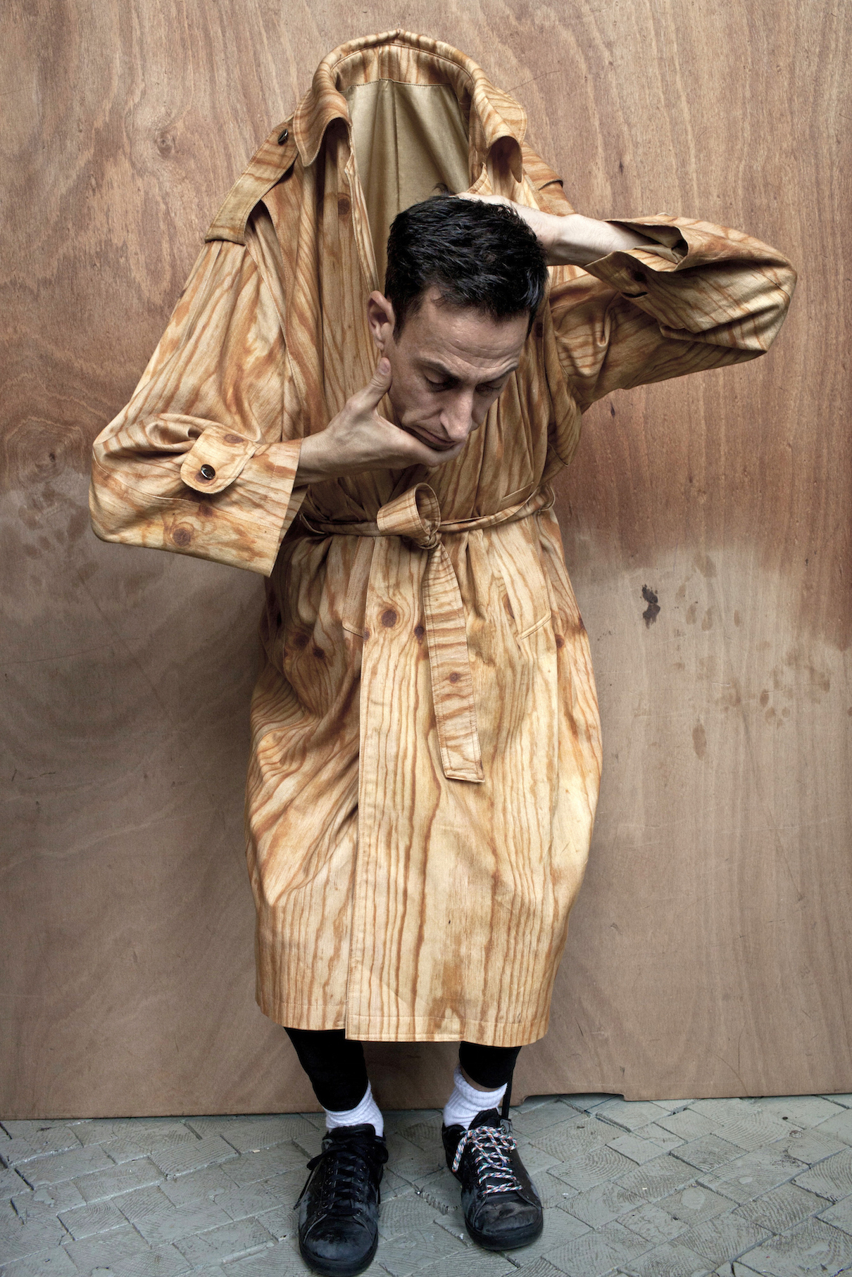 「Hallo」	 photo:Augustin Rebetez