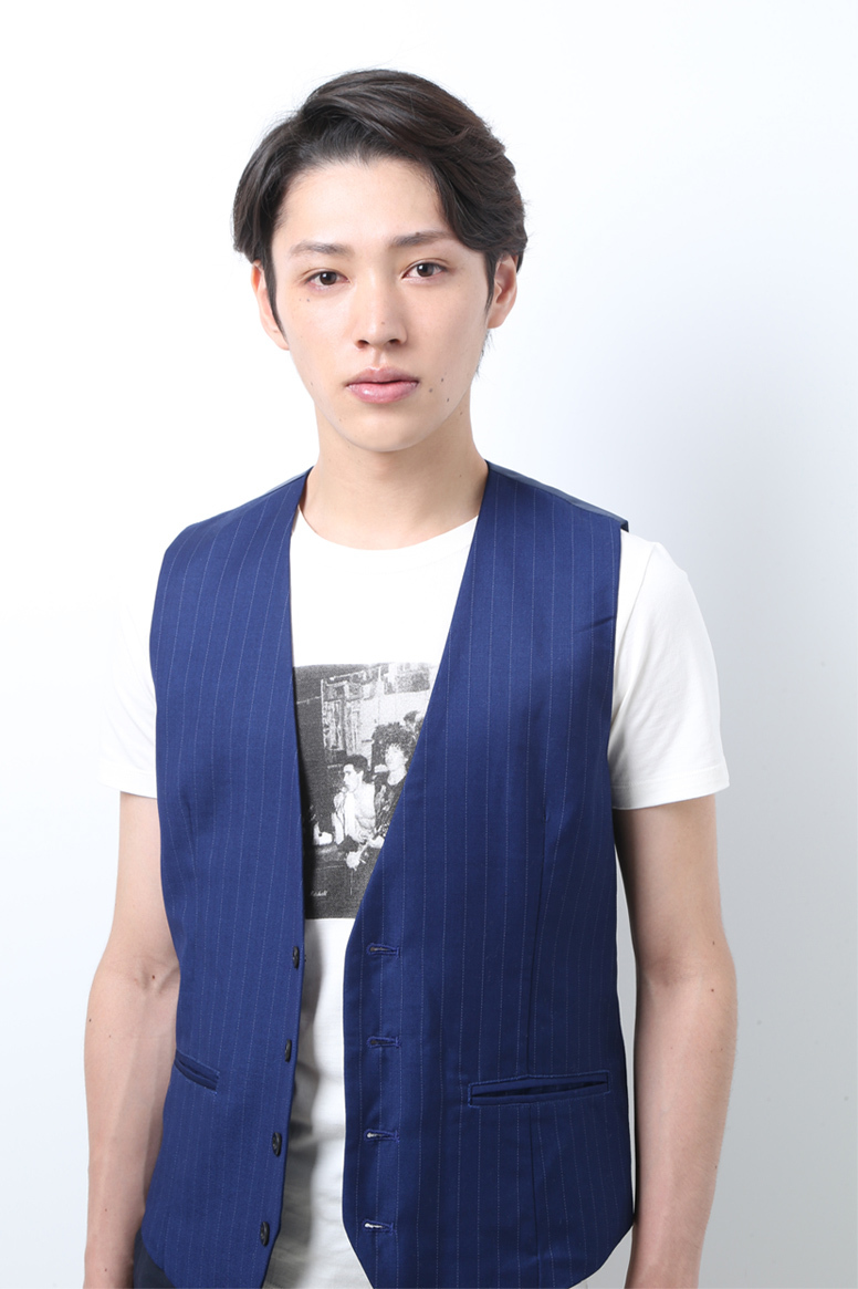 伏見猿比古役／安西慎太郎 © GoRA・GoHands／k-project　© GoRA・GoHands／stage k-project