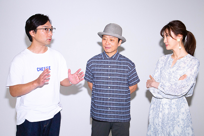 （左から）倉持裕、三宅弘城、ともさかりえ