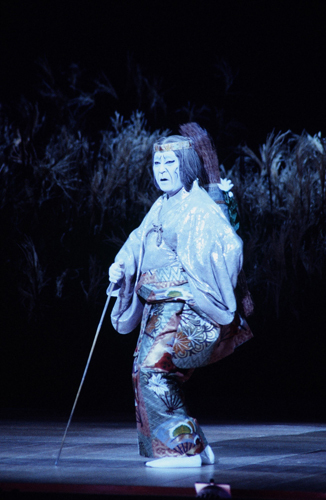 『黒塚』老女岩手実は安達原鬼女（2001年2月大阪松竹座） ⓒ松竹（無断転載禁止）