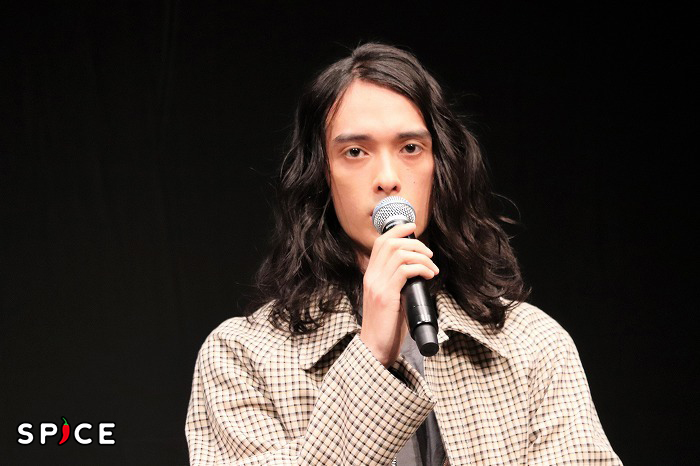栗原類
