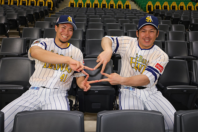 もっと！もっと！もっと！ホワイト☆「白星」ポーズで勝利を誓う