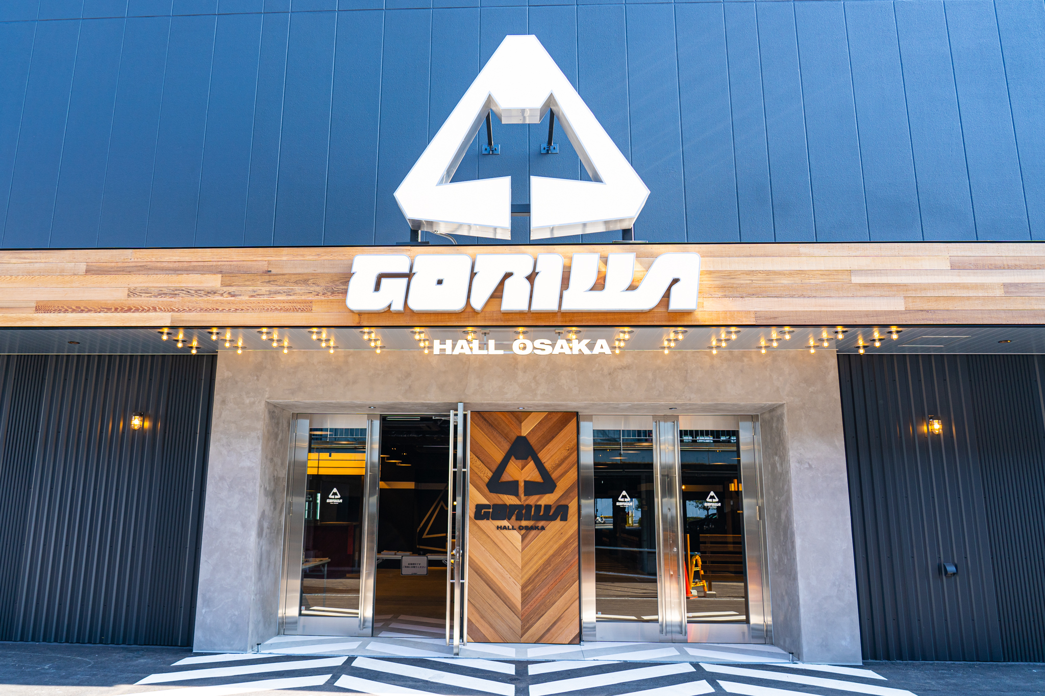 「GORILLA HALL OSAKA」