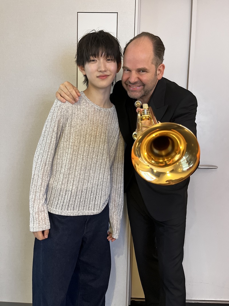 仲の良さがうかがえる2人。11月には児玉がベルワルツ宅に泊まり込みで練習をする予定だそう。