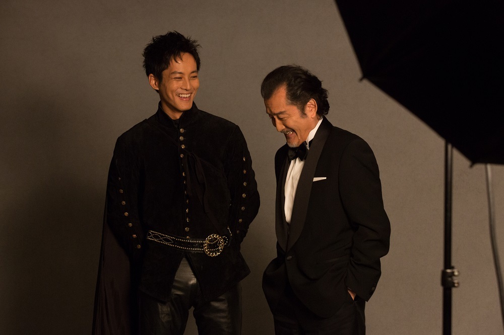 （右から）吉田鋼太郎、松坂桃李