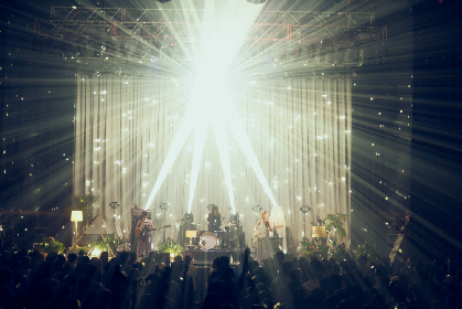 羊文学、2ndアルバム『our hope』初回盤に収録されるライブ映像
