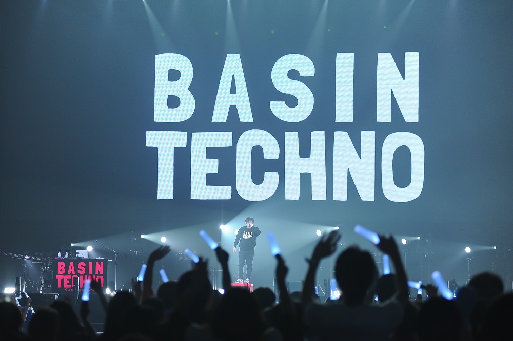 JINRO presents 岡崎体育ワンマンコンサート「BASIN TECHNO」