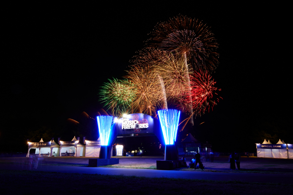 12,000発の花火×極上音響でディズニーの世界へ 25,000名を動員した