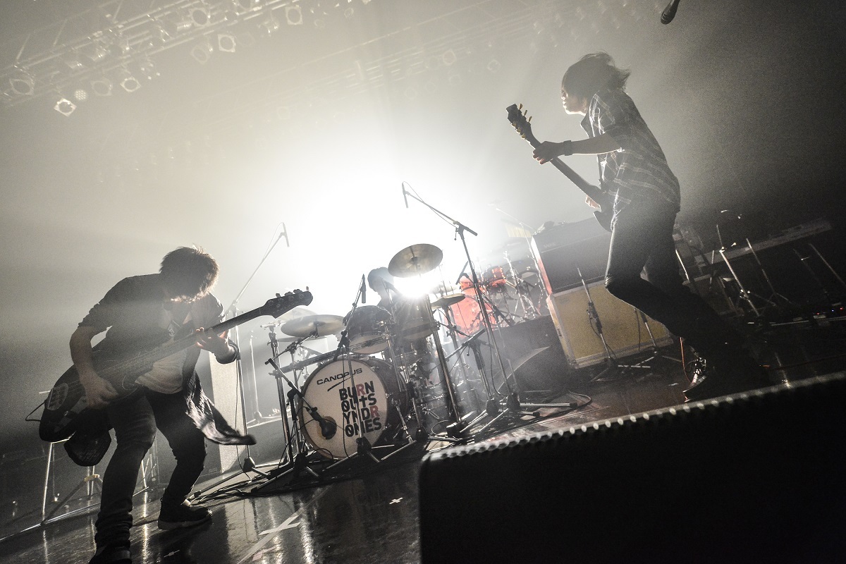 BURNOUT SYNDROMES 撮影＝Azusa Takada