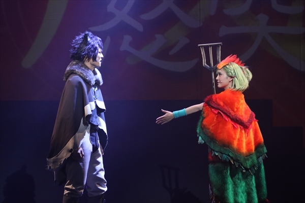 (C)西尾維新・中村光／集英社 (C)エイベックス・ピクチャーズ株式会社