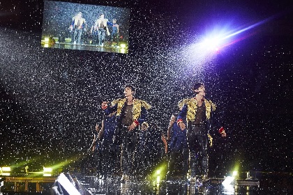 復活から再生へ 豪雨の日産スタジアムで見た東方神起のプライド Spice エンタメ特化型情報メディア スパイス