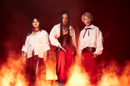 女王蜂、新曲「強火」のアーティストビジュアル・期間生産限定盤ジャケット・CD特典情報が解禁