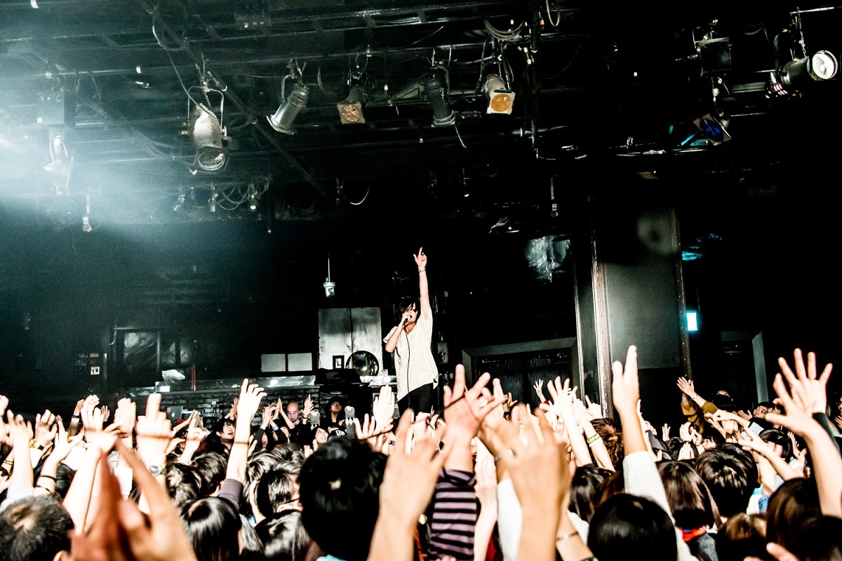 LAMP IN TERREN (c)浜野カズシ