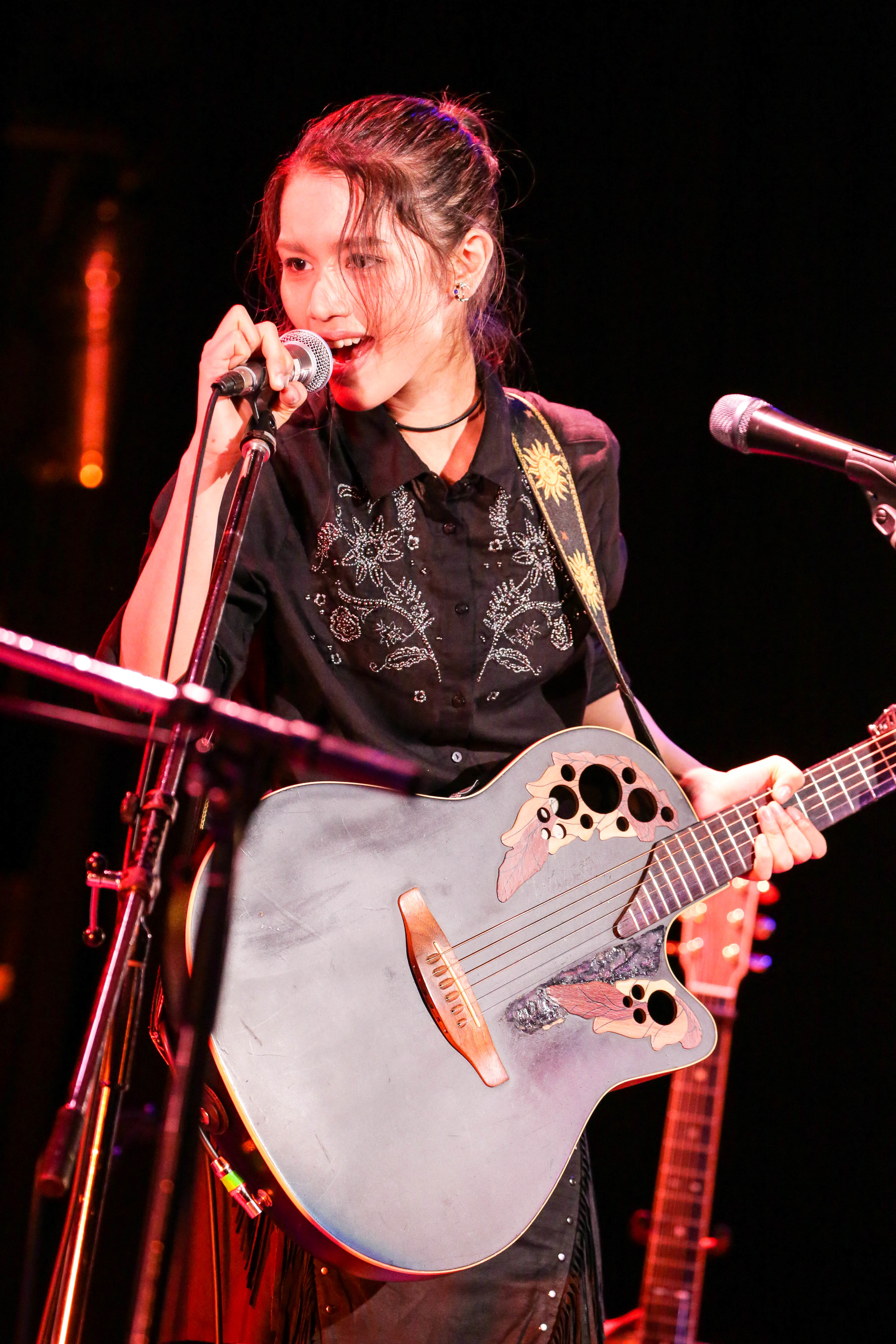 Sing N Play 卓越した歌とギタープレイで魅了した女性若手シンガーanlyとreiが共演した大阪の夜 Spice エンタメ特化型情報メディア スパイス