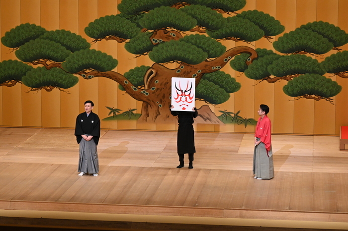『歌舞伎の講釈』より　左から片岡當史弥、旭堂南龍