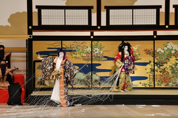 『蜘蛛の絲宿直噺』 ／(C)松竹