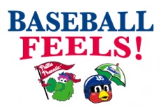 つば九郎がMLBトップクラスの人気マスコットをおもてなしする『BASEBALL FEELS!』の一環として「だるまさんがころんだ」を行う