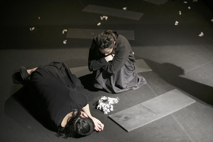 第27回OMS戯曲賞大賞作品の、コトリ会議『セミの空の空』（2019年）。