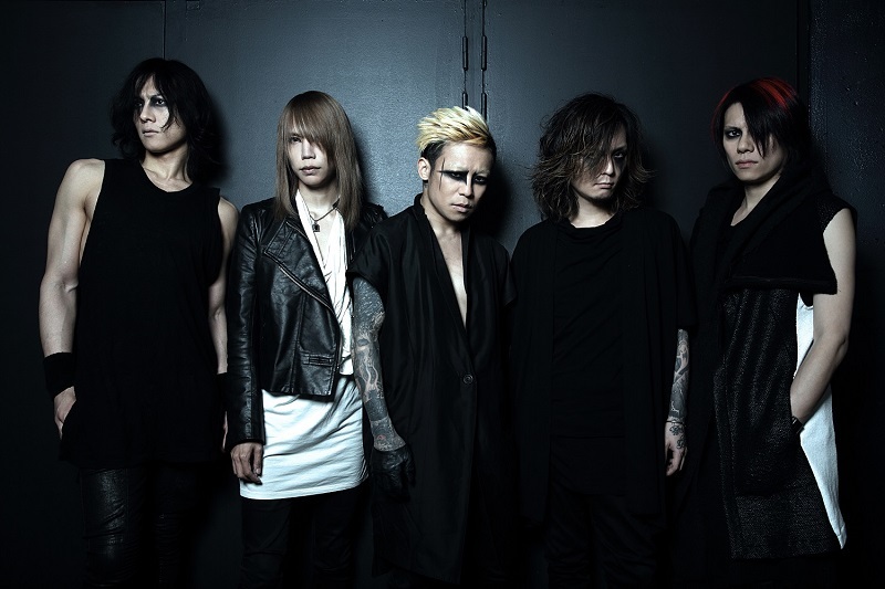 DIR EN GREY（L⇒R）／Toshiya(B)、Shinya(Dr)、京(Vo)、薫(G)、Die(G)