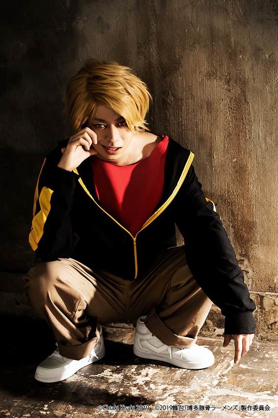 原田ユウスケ役：松田将希 (C)Chiaki Kisaki2019 (C)2019 舞台「博多豚⾻ラーメンズ」製作委員会