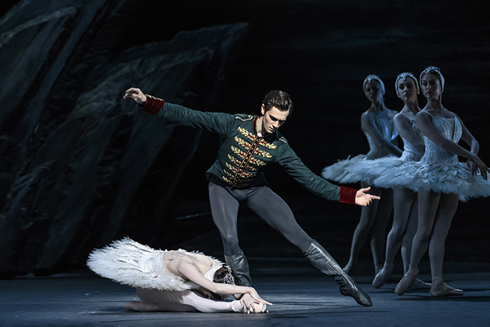 William Bracewell as Prince Siegfried in Swan Lake, The Royal Ballet (C)2018 ROH