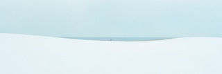 高田 祐里「taciturn」：2012 年、インクジェットプリント、900×2700mm