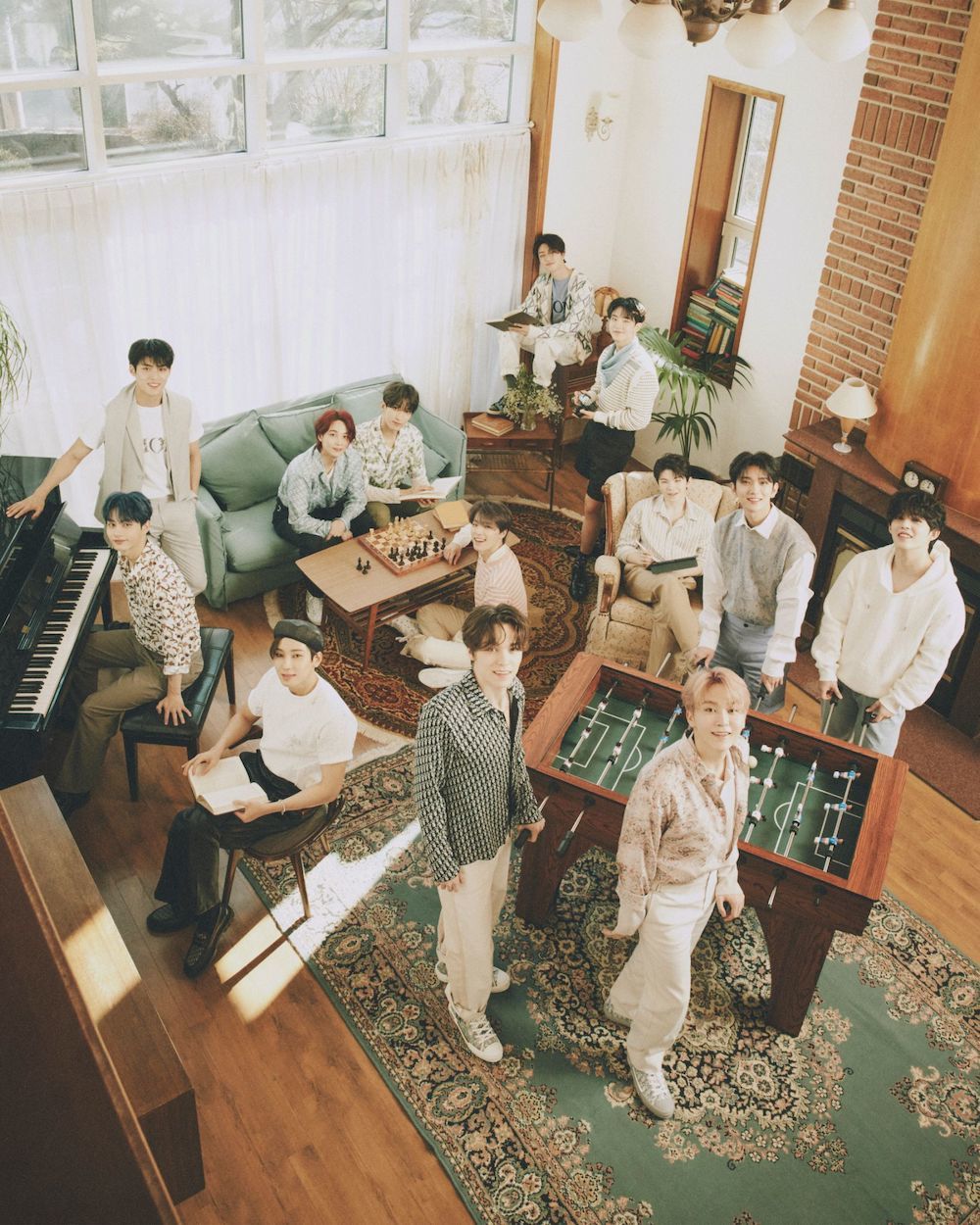 SEVENTEEN 　 (C)PLEDIS　ENTERTAINMENT