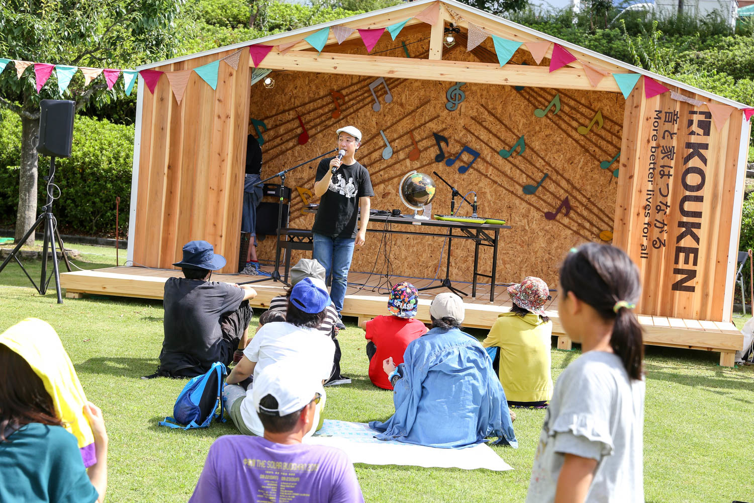 子供・ファミリー向けのトークや演奏が設けられたりもする、中津川ソーラー