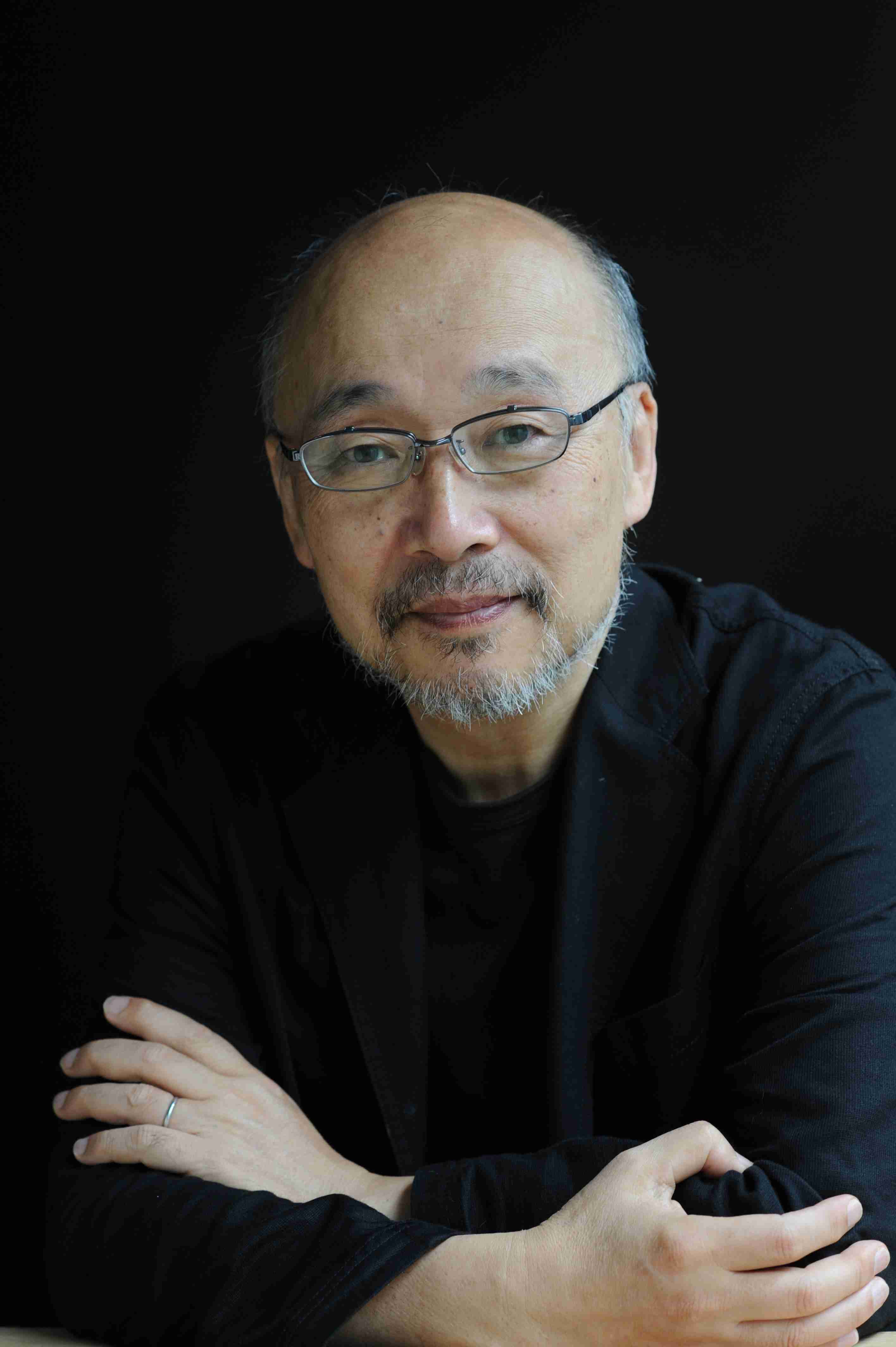 座・高円寺の芸術監督・佐藤信氏。〈戦争戯曲集・三部作〉第一部『赤と黒と無知』、第三部『大いなる平和』の演出も手がける。 撮影／宮内勝