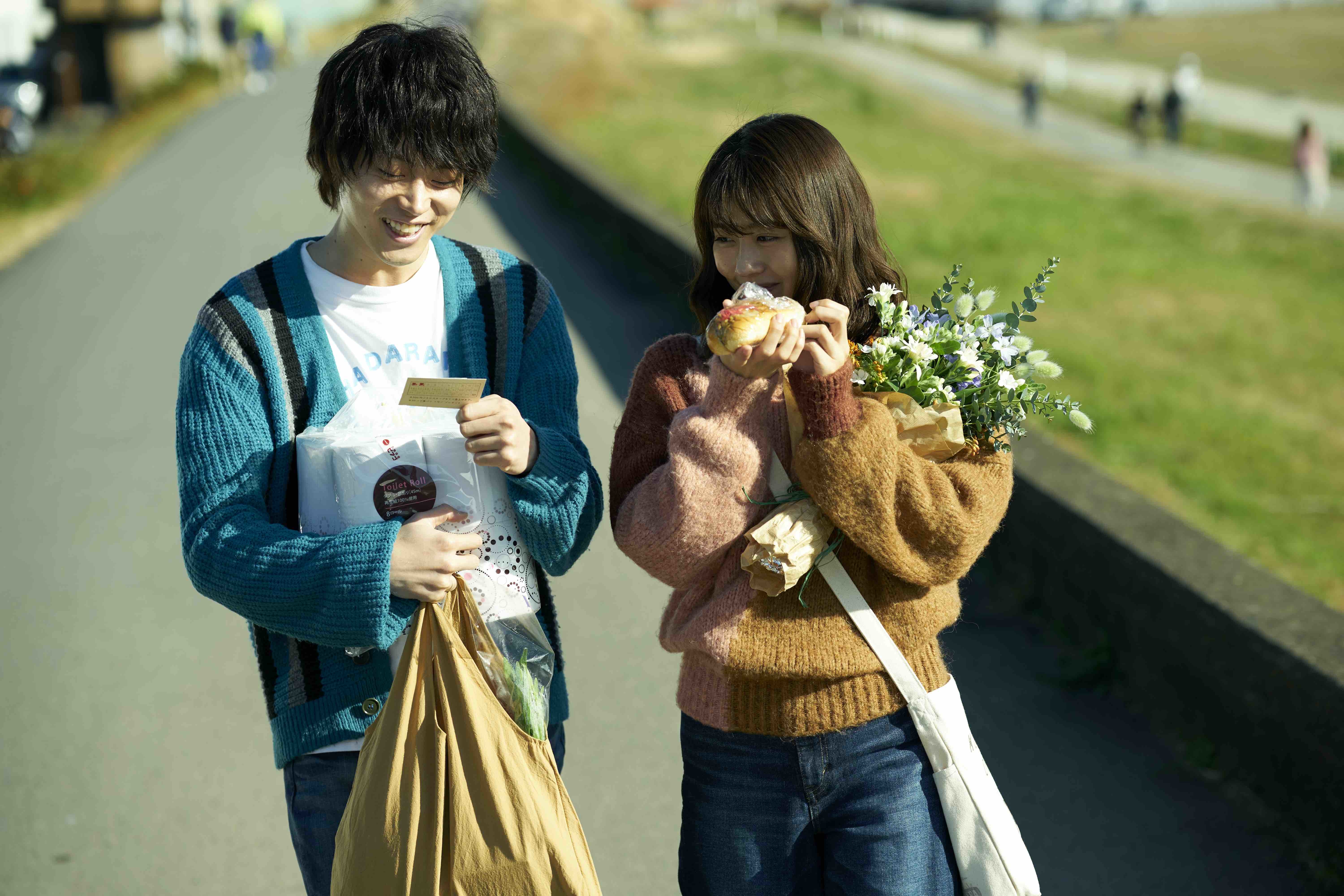 菅田将暉 有村架純の着用済み衣装展示やサイン入りグッズプレゼントも 花束みたいな恋をした キャンペーンがロケ地を中心に展開 Spice エンタメ特化型情報メディア スパイス