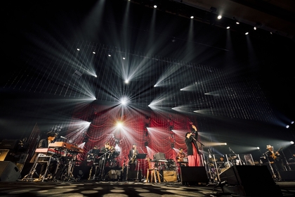 ハナレグミ、スペシャルライブ『THE MOMENT 2025』初日・東京公演が終了　ソールドアウトを受け追加公演が決定