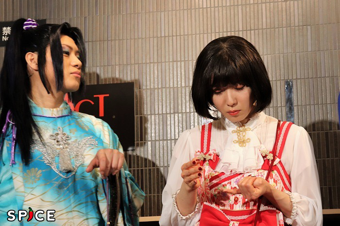 「あの役でしょ、この役でしょ……」と必死に数える松岡さん
