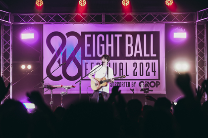 ReN『EIGHT BALL FESTIVAL 2024』ライブレポートーー「全力で笑い合って、再び音楽を共に奏でられる日を」やまないシンガロングに多幸感いっぱいの時間