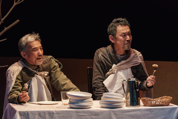 『諸国を遍歴する二人の騎士の物語』（別役実作、山下悟演出） 撮影／森田貢造