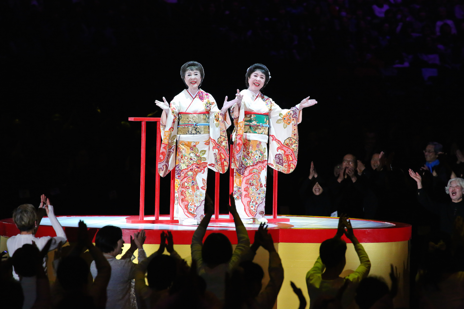 1万人のゴールド・シアター2016 『金色交響曲～わたしのゆめ、きみのゆめ～』 撮影：宮川舞子