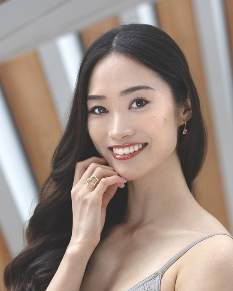 金子扶生 （photograph-by-lara-c　photo ROH）