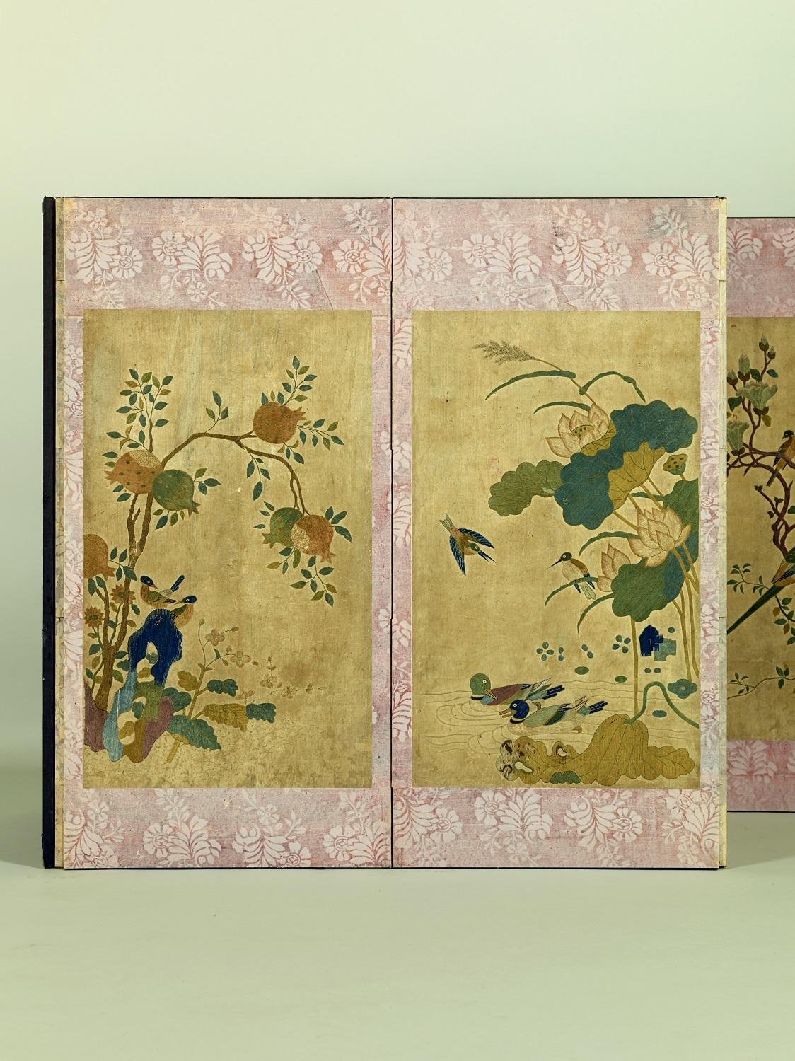花鳥図屏風　朝鮮　朝鮮時代・19世紀　小倉コレクション保存会寄贈