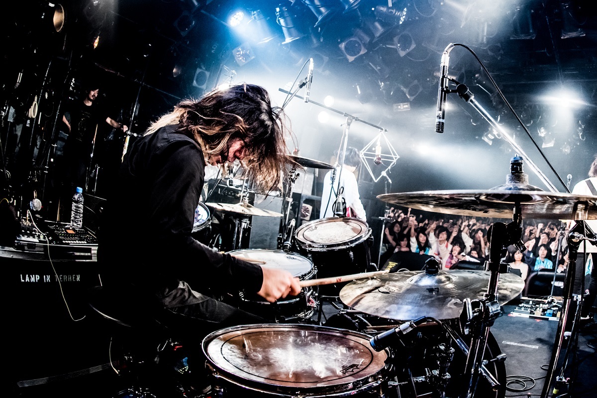 LAMP IN TERREN (c)浜野カズシ