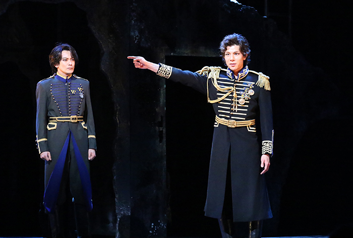 （左から）小西遼生、柿澤勇人　ミュージカル『フランケンシュタイン』2017年初演より