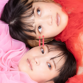 【人気/貴重】harmoe 岩田陽葵 小泉萌香「radii」★ポスター 岩田陽葵・小泉萌香による声優ユニットharmoe、「愛」をテーマに