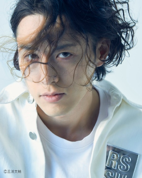 稲垣成弥1st写真集「Check」サンプルカット 　(C)三浦太輔