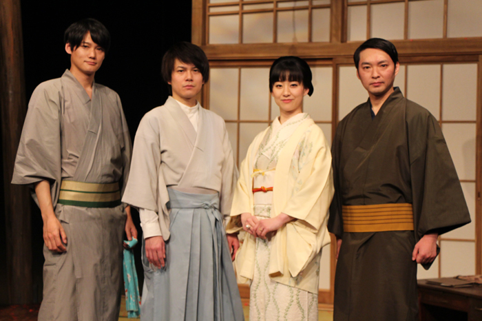 (左から)寿里、平野良、帆風成海、今立進
