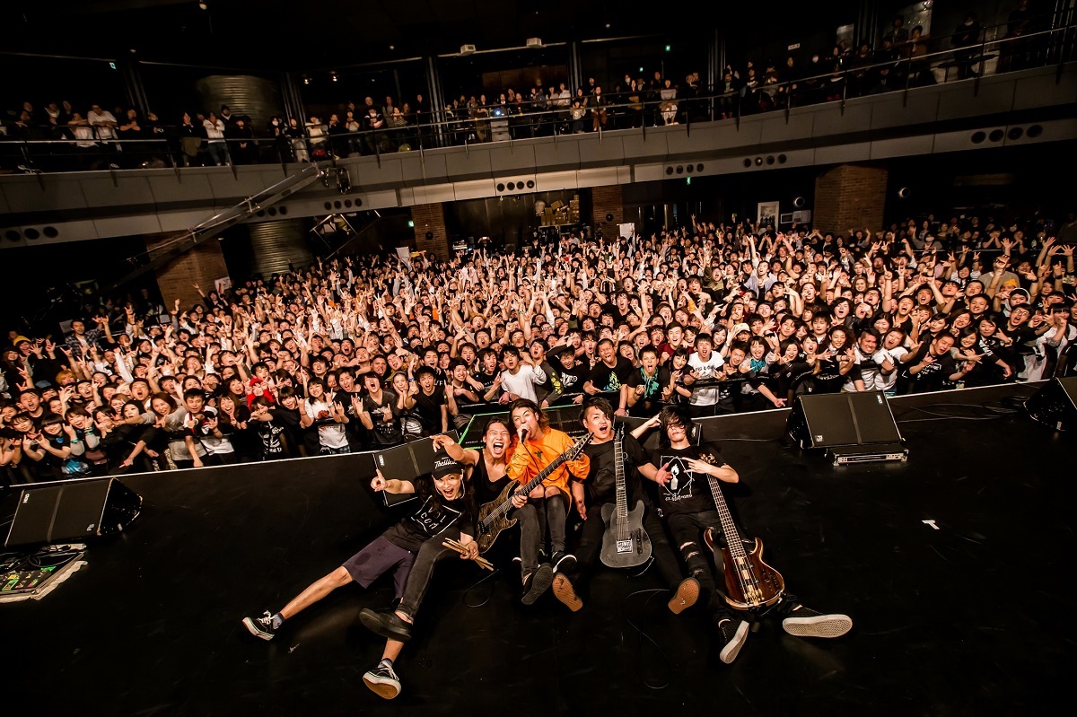 CRYSTAL LAKE　photo by TAKASHI KONUMA