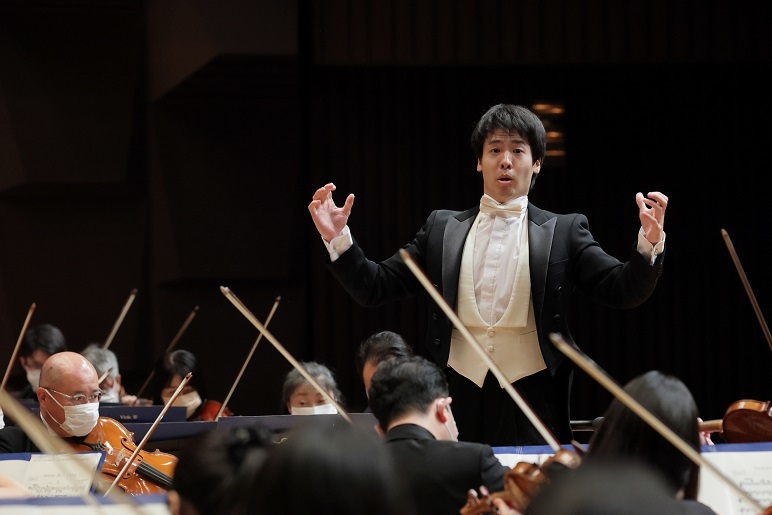 「大阪フィルの十八番と言われるチャイコフスキー交響曲第5番を3日練習。これは大変でした」